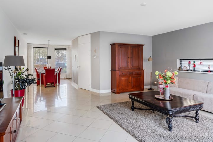 Photo 4 of Eikepage 60