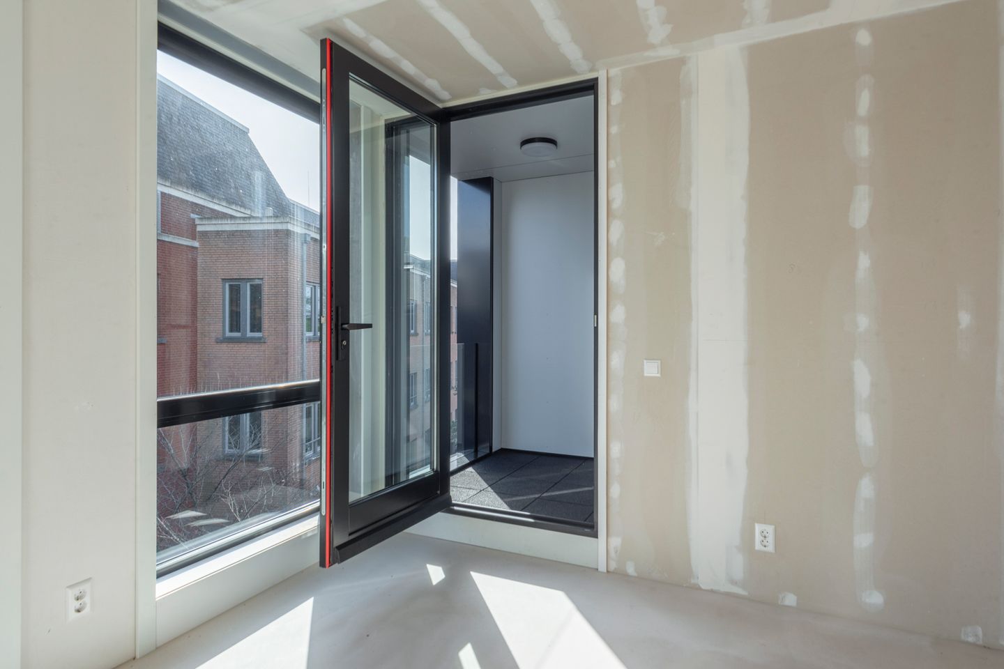 Foto 10 van Raadhuisplein 8