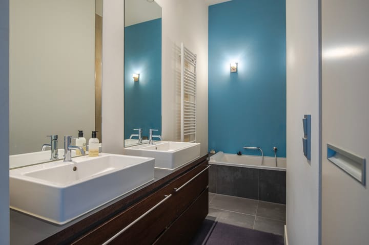 Photo 40 of Morel 22