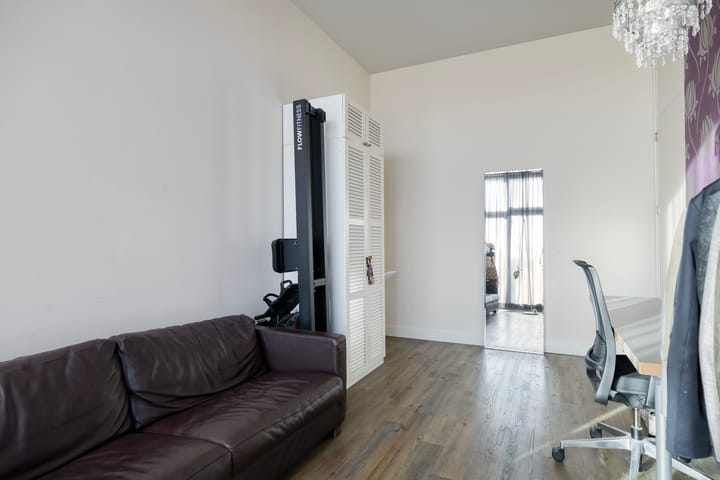 Photo 47 of Morel 22