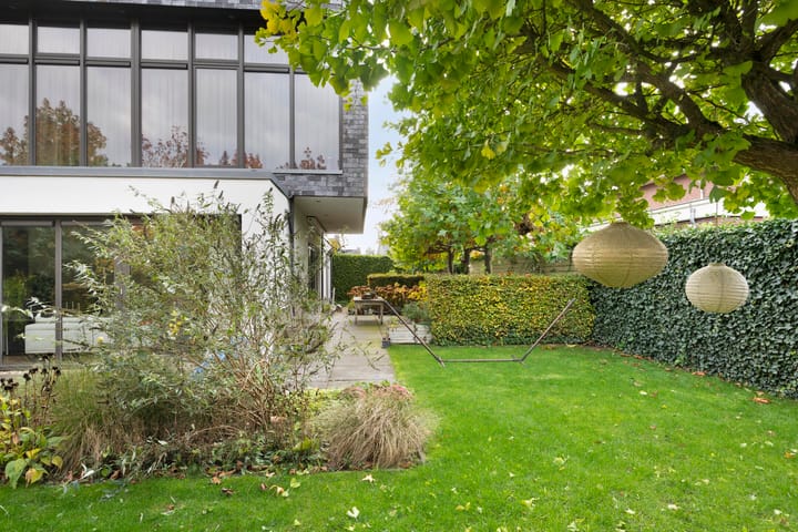 Photo 52 of Morel 22