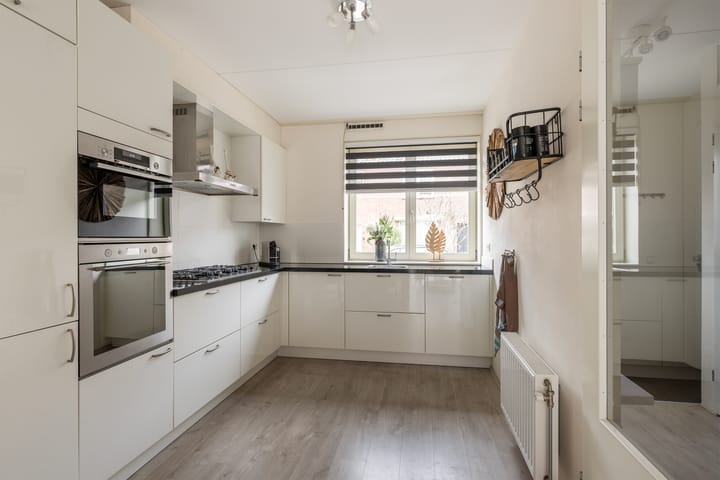 Foto 15 van van Gochstraat 16