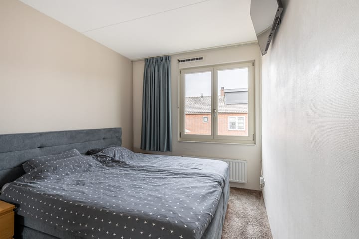 Foto 18 van van Gochstraat 16