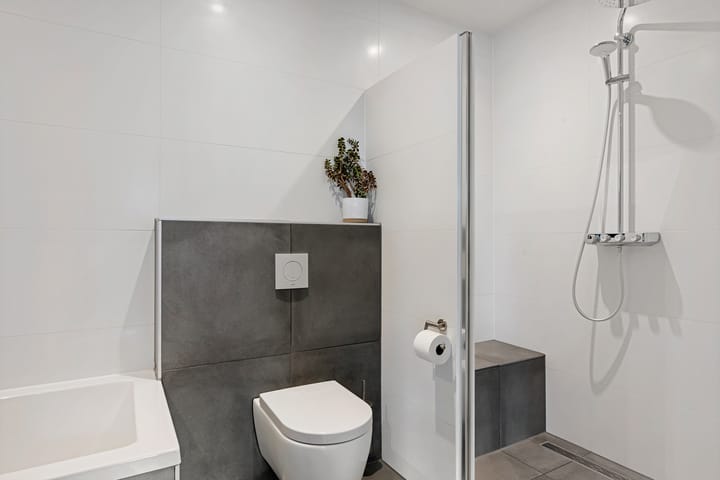 Photo 32 of Willem Lodewijklaan 50