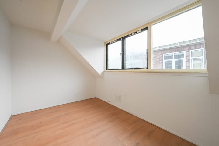 Photo 14 of Eliza Dorusstraat 56