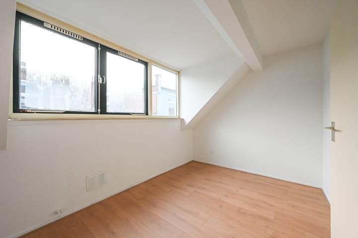 Photo 15 of Eliza Dorusstraat 56