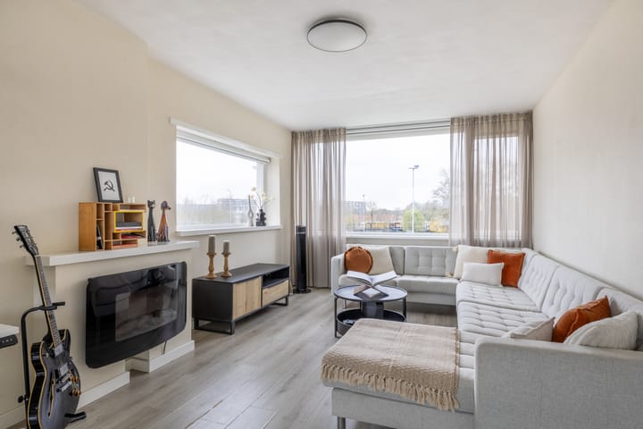 Photo 2 of Van IJsendijkstraat 48