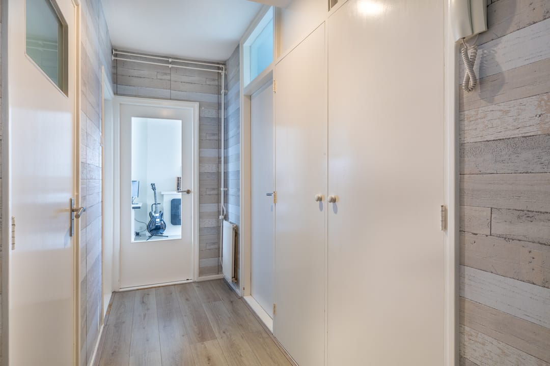Photo 11 of Van IJsendijkstraat 48