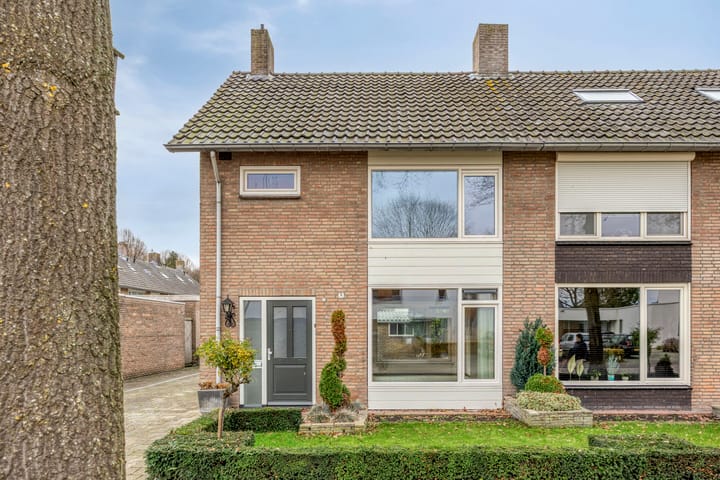 Photo 8 of Hertog Janstraat 1