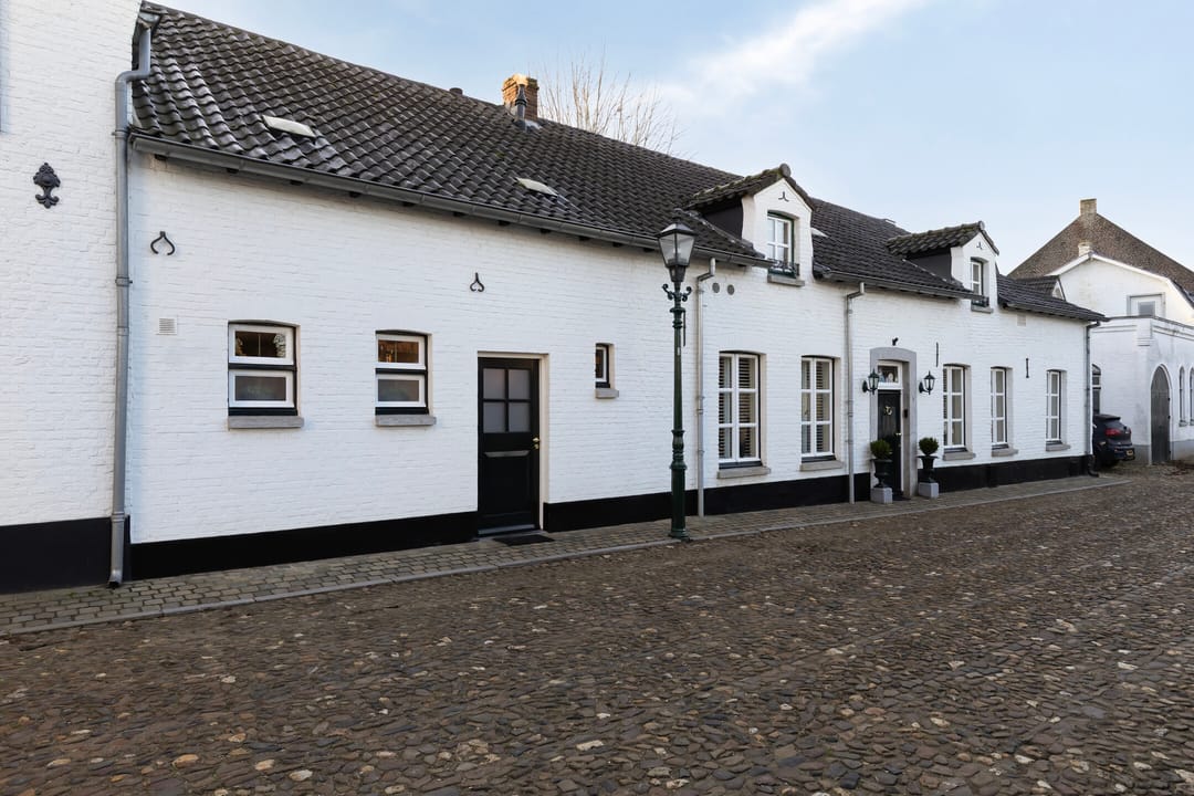 Photo 1 of Holstraat 7