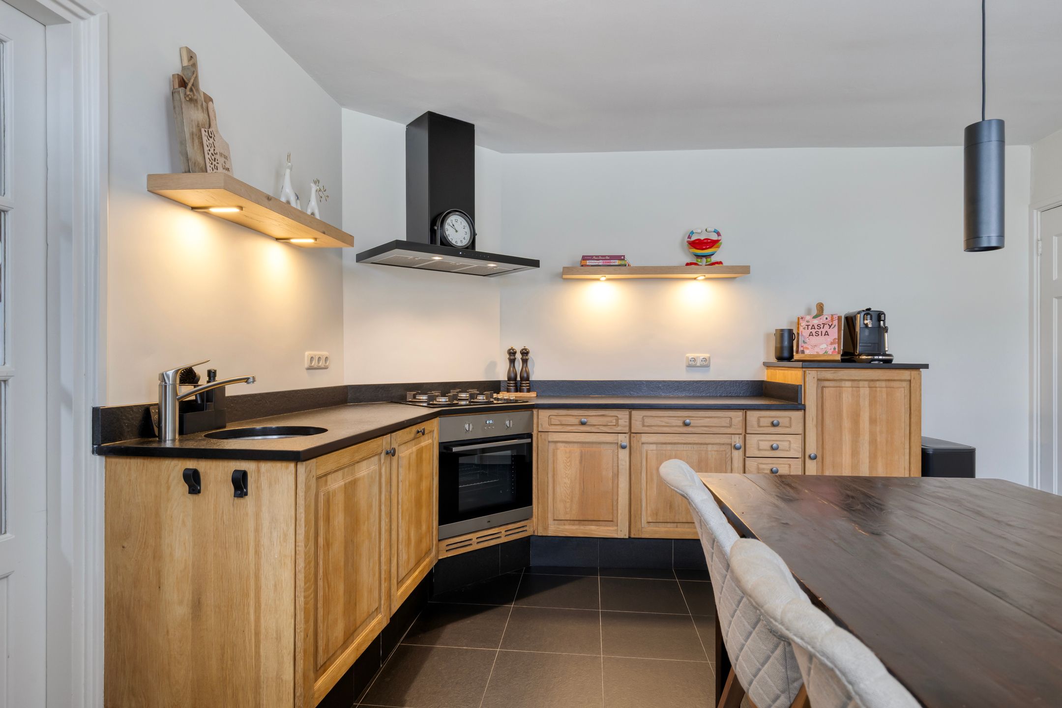 Photo 18 of Holstraat 7