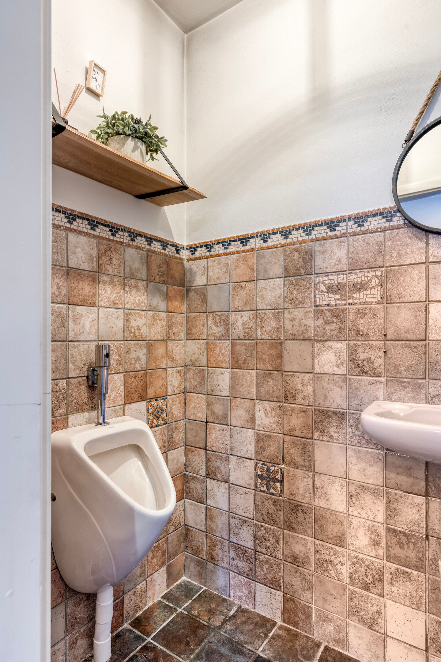 Photo 24 of Holstraat 7