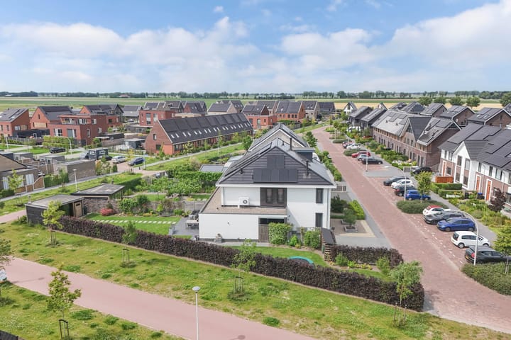 Photo 32 of Cornelis Lelyhage 1