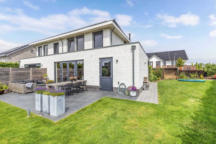 Photo 38 of Cornelis Lelyhage 1