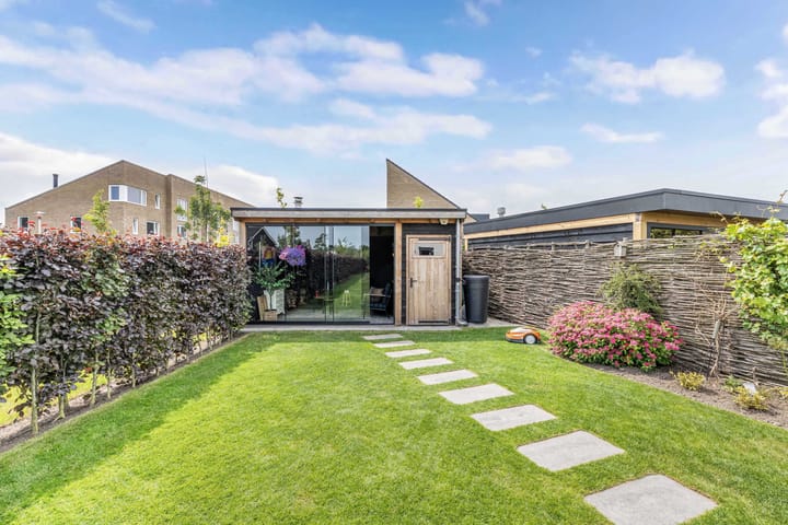 Photo 42 of Cornelis Lelyhage 1