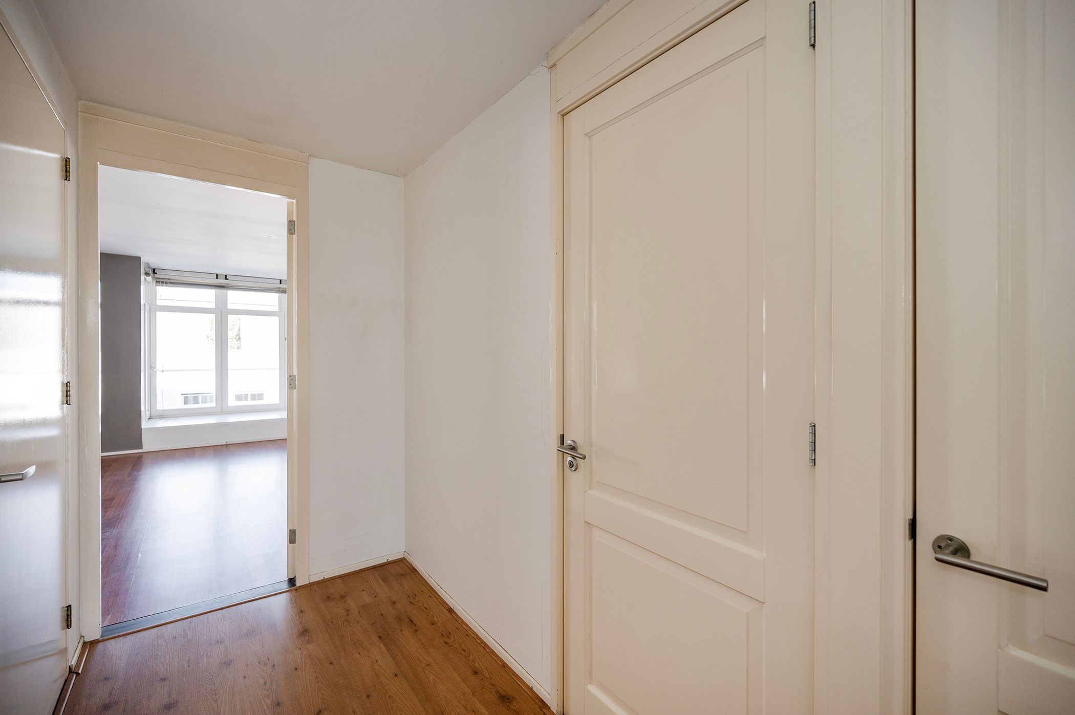 Photo 9 of Hooftstraat 75-A