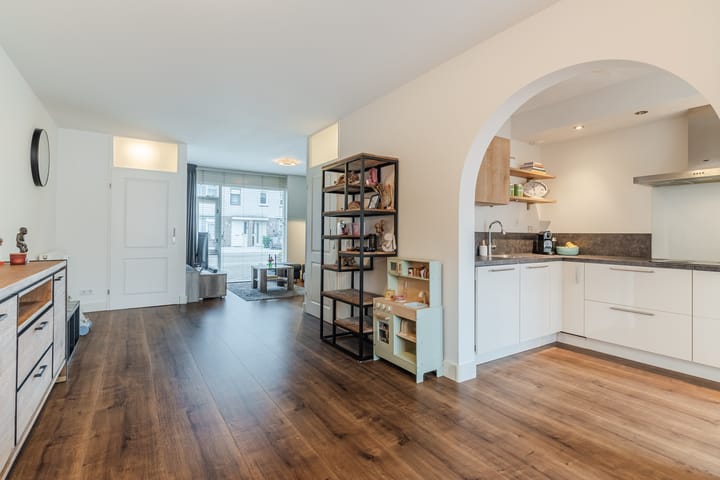 Photo 4 of Ledeackerstraat 13