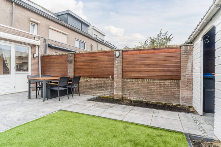 Photo 41 of Ledeackerstraat 13