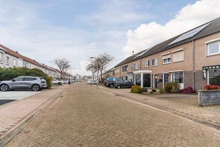 Photo 45 of Ledeackerstraat 13