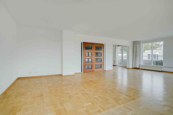 Photo 14 of Laurenspark 70