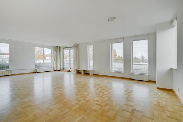 Photo 15 of Laurenspark 70