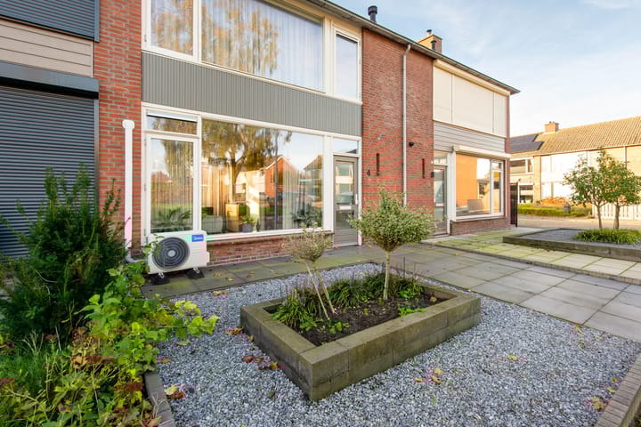 Foto 35 van Paus Joanneslaan 4