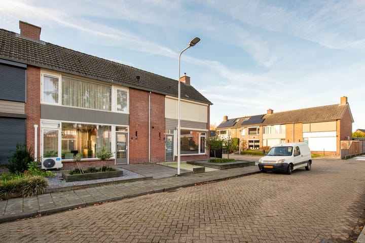 Foto 36 van Paus Joanneslaan 4