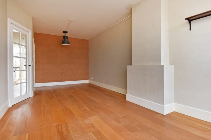 Photo 5 of Barneveldstraat 58