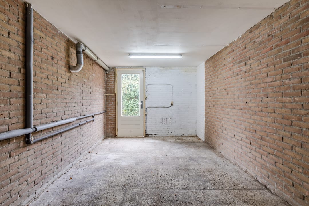 Photo 26 of Troelstrastraat 3