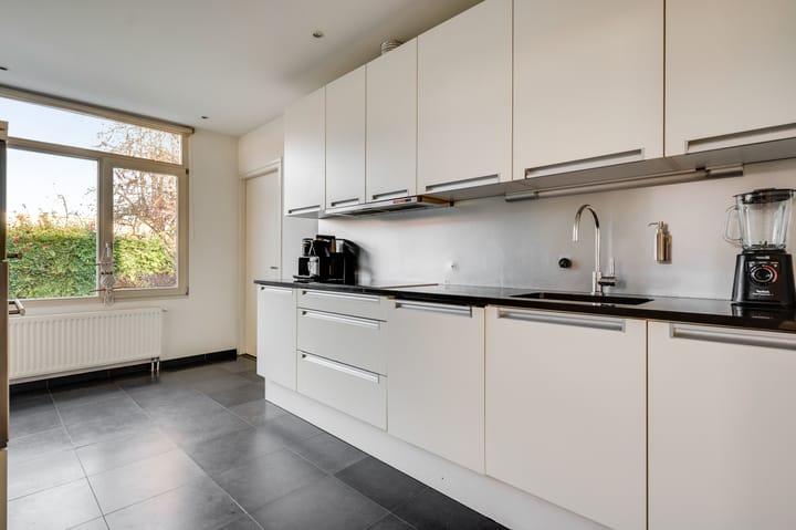 Photo 10 of Louis Beerenbrouckstraat 29