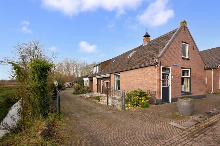 Foto 18 van Schoolstraat 1