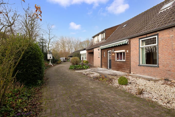 Foto 35 van Schoolstraat 1