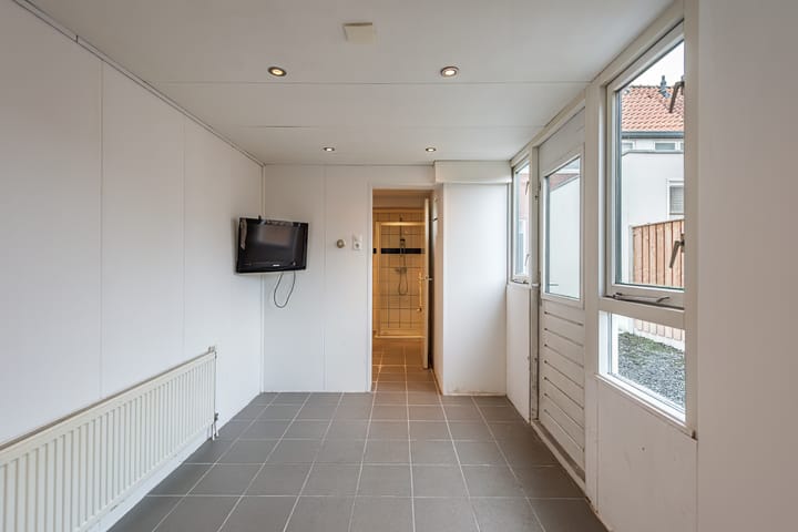 Photo 10 of Hendrik Smitstraat 30