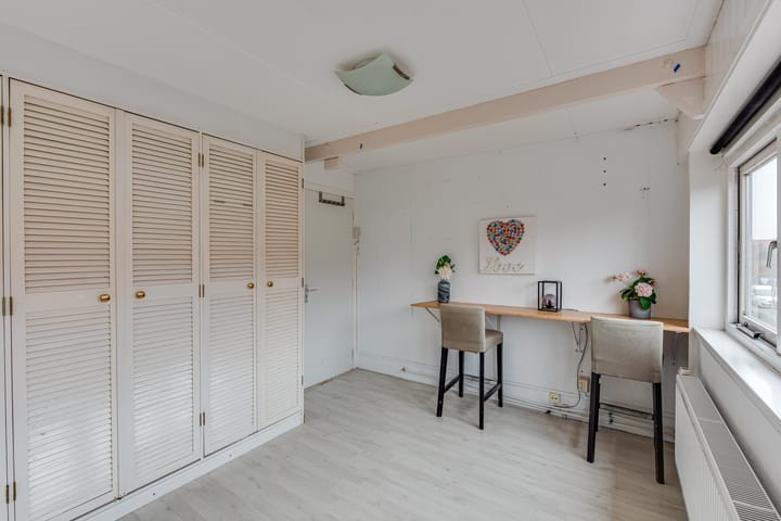 Photo 17 of Hendrik Smitstraat 30