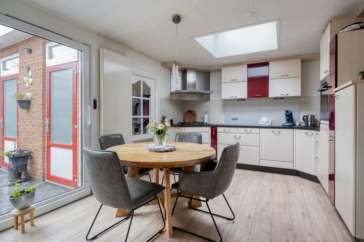 Foto 11 van Meindert Hobbemastraat 32