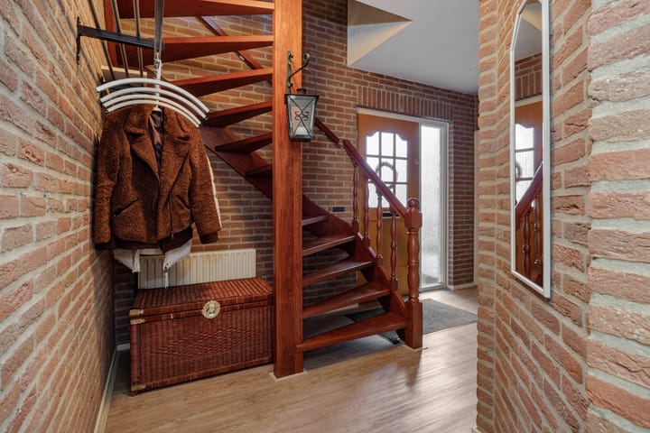 Foto 17 van Leliestraat 8