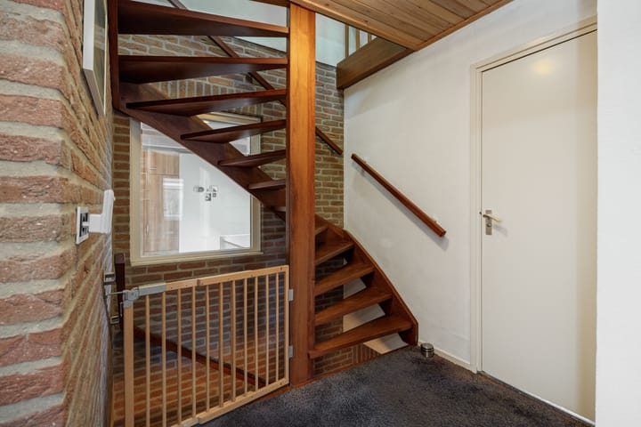 Foto 21 van Leliestraat 8