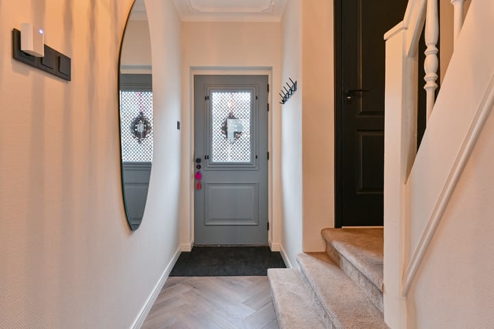 Foto 4 van van Limburg Stirumstraat 105