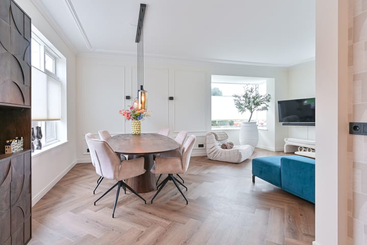 Foto 6 van van Limburg Stirumstraat 105