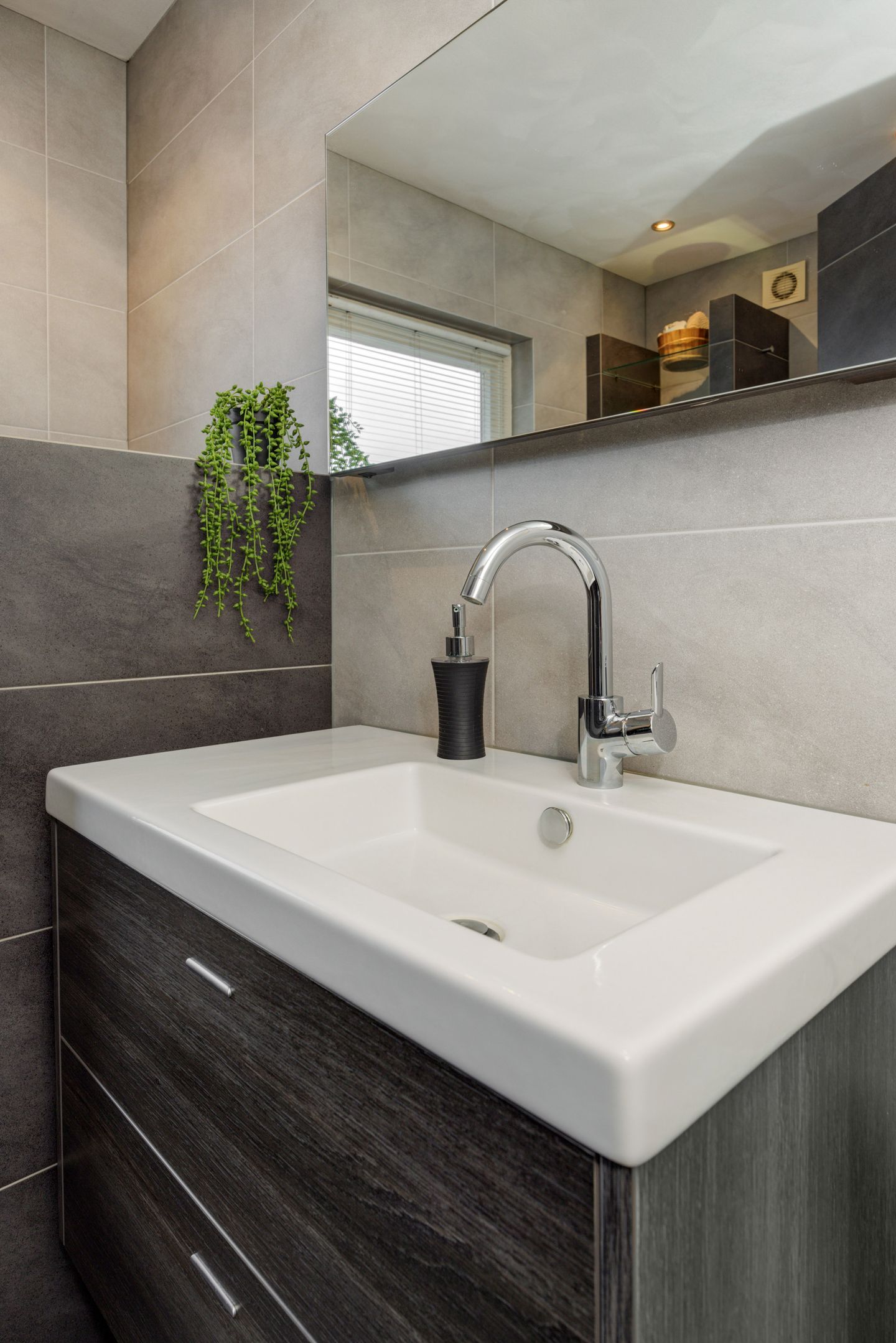 Foto 19 van Leliestraat 8