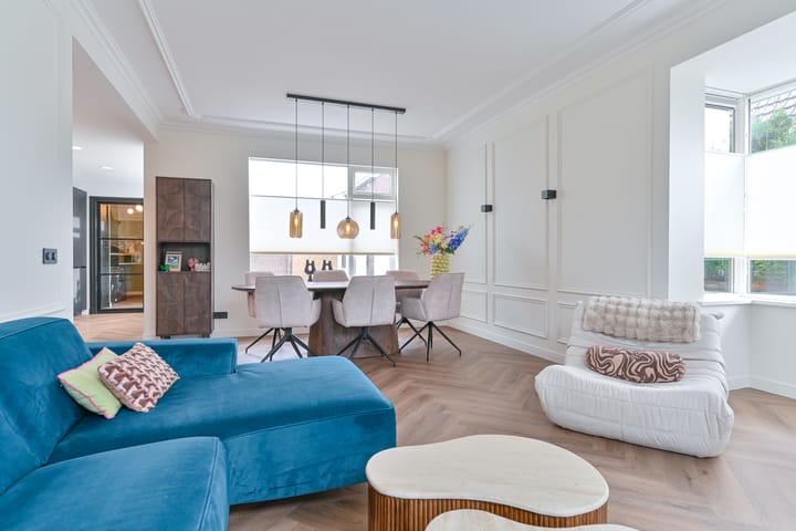 Foto 12 van van Limburg Stirumstraat 105