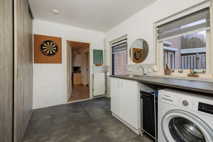 Foto 16 van Leliestraat 8