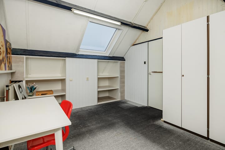 Foto 38 van Leliestraat 8