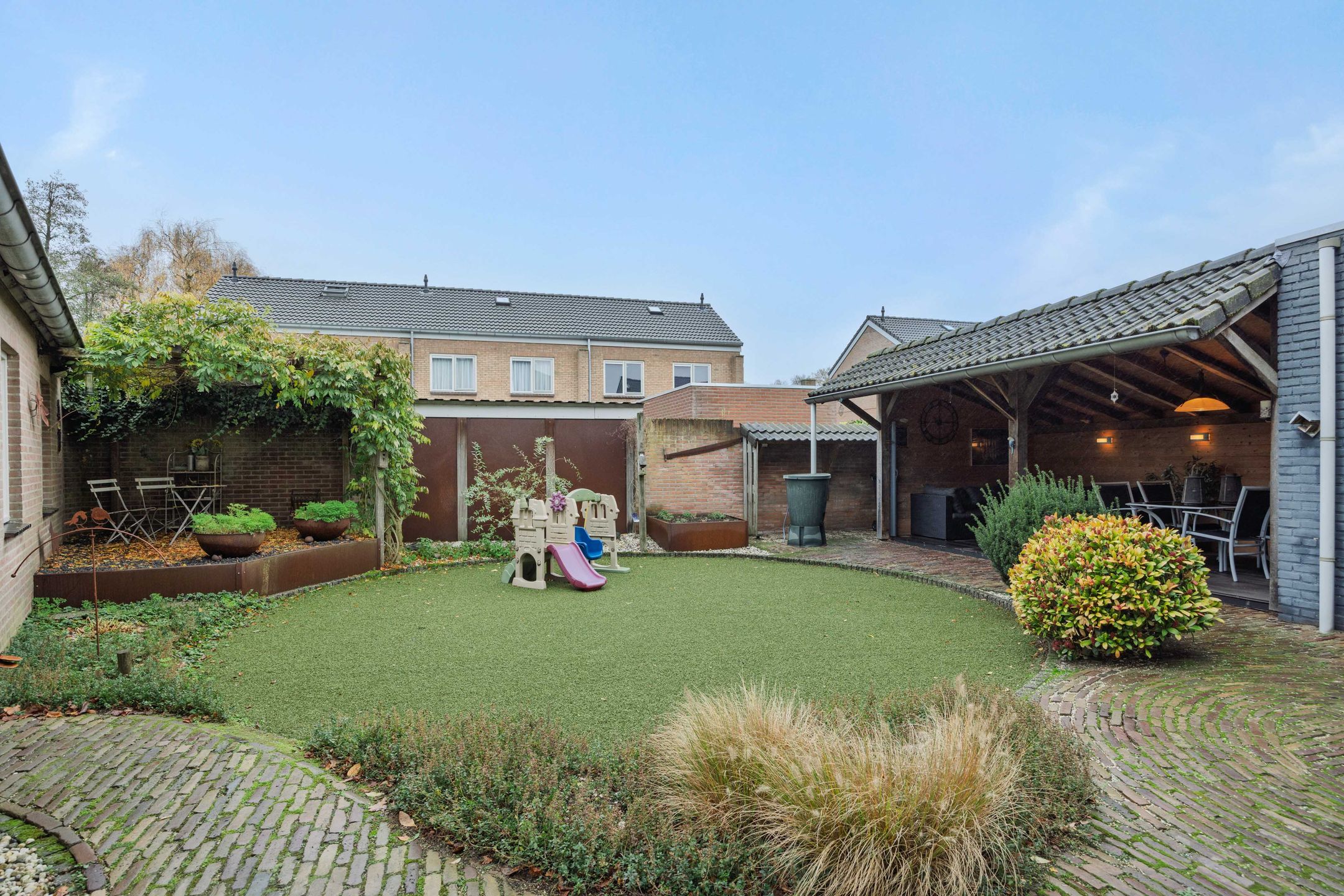 Foto 27 van Leliestraat 8