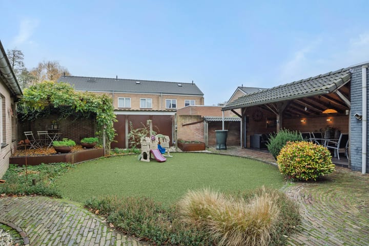 Foto 39 van Leliestraat 8