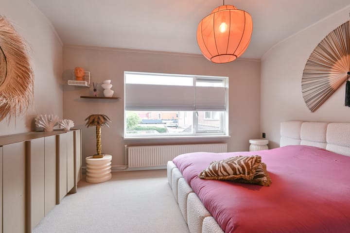 Foto 34 van van Limburg Stirumstraat 105