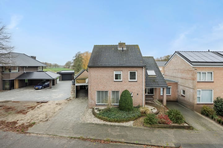 Foto 55 van Leliestraat 8