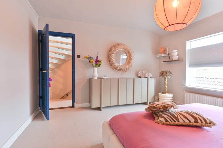 Foto 38 van van Limburg Stirumstraat 105