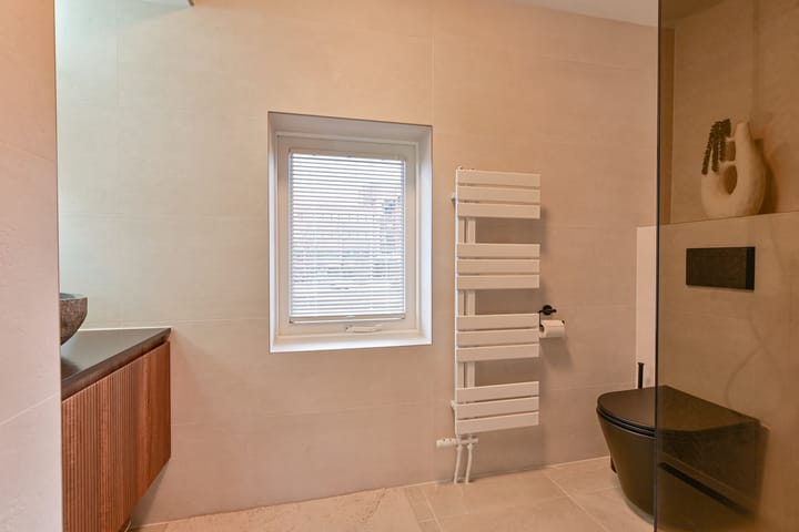 Foto 41 van van Limburg Stirumstraat 105