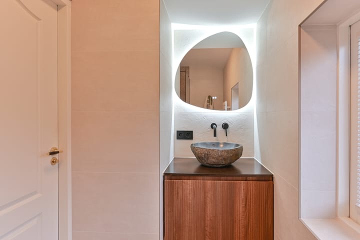 Foto 44 van van Limburg Stirumstraat 105